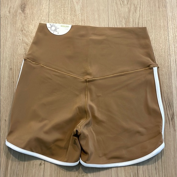Aerie Brown Women's Shorts with White Trim - Picture 2 of 6